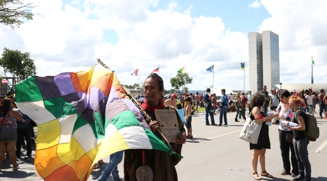 Marcha indígena em Brasília leva reivindicações ao Ministério da Saúde e exige Funai de volta ao MJ